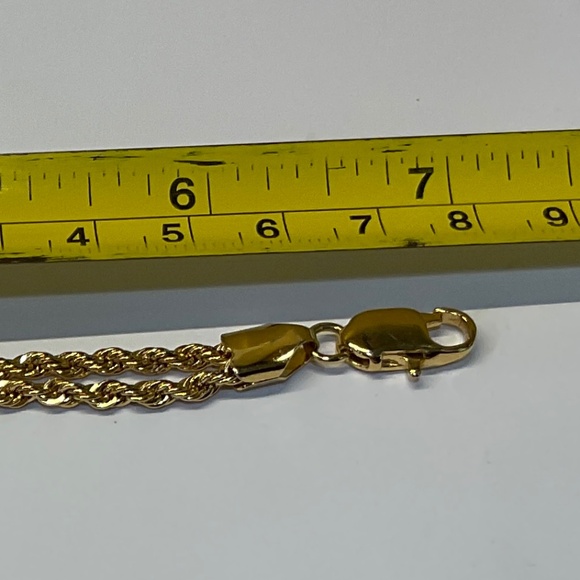 Avon Double Twisted Gold-Tone Bracelet & Earrings Set – 1980s - Picture 6 of 9